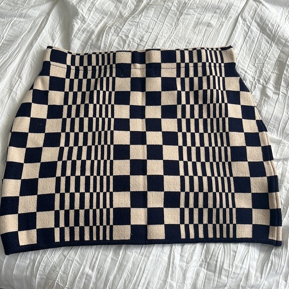 Mini Skirt - Picture 5 of 6